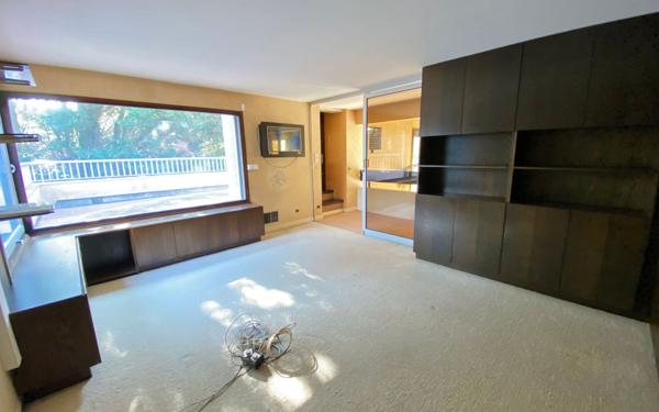 Maison à vendre    10 pièces • 315,21 m2 Chassieu