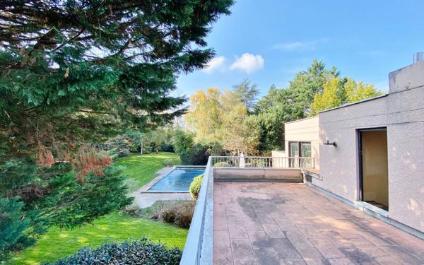 Maison à vendre    10 pièces • 315,21 m2 Chassieu