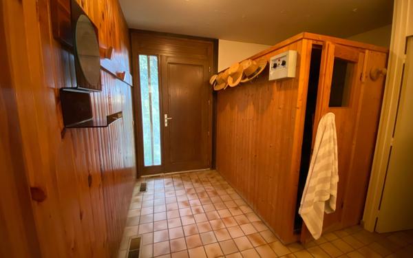 Maison à vendre    10 pièces • 315,21 m2 Chassieu