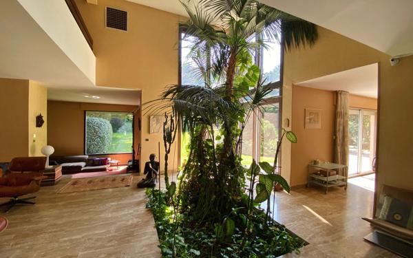 Maison à vendre    10 pièces • 315,21 m2 Chassieu