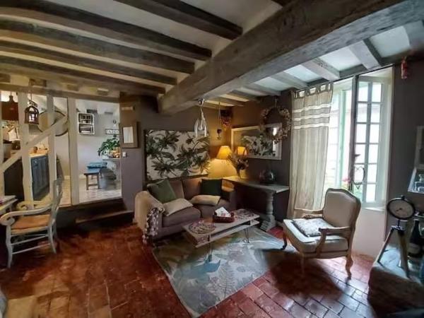 Appartement
                                                                                                                                                                                                                                                                                                                        2 pièce(s)                                                                                                                                                                                                          1 chambre(s)                                                                                                                                                                                                          51.76  m²