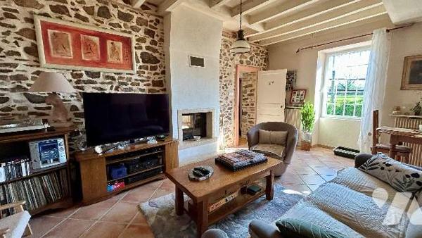 Maison de campagne sur 1ha de terrain