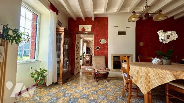 Maison de campagne sur 1ha de terrain