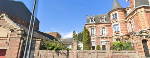 Magnifique maison de caractère face au Parc des champs Elysées