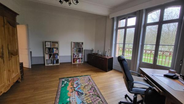 Magnifique maison de caractère face au Parc des champs Elysées