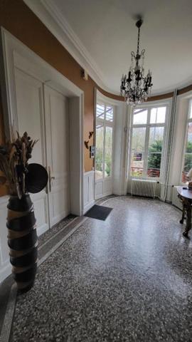 Magnifique maison de caractère face au Parc des champs Elysées