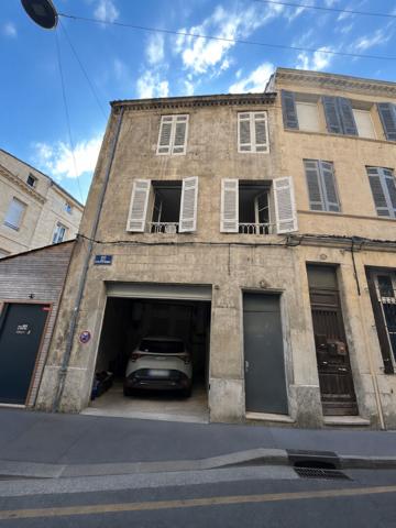 Parking / box GARAGE sécurisé 18 m²
