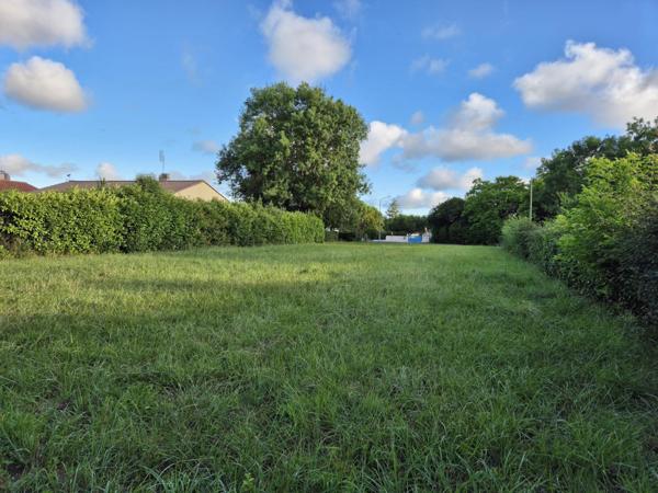 1420 M2 ZONE UB -  IDEAL COMMERCANT OU ARTISAN