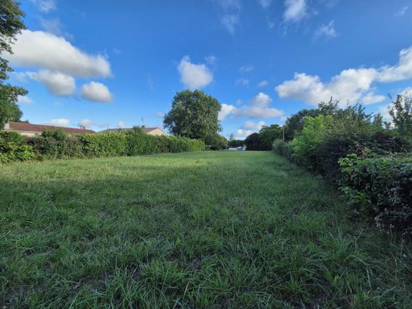 1420 M2 ZONE UB -  IDEAL COMMERCANT OU ARTISAN