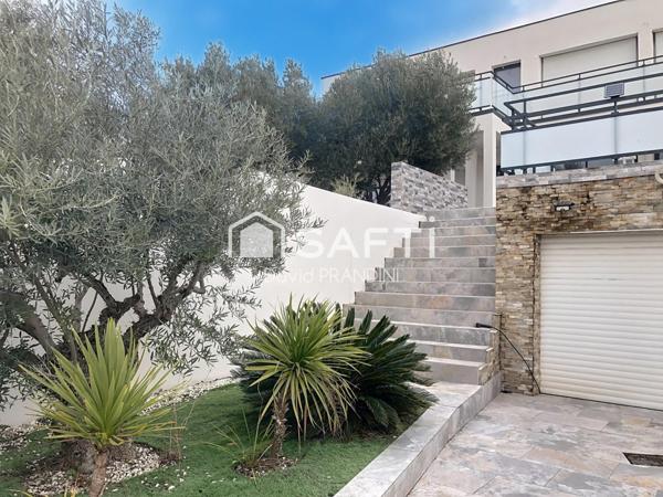 Maison contemporaine 6 chambres de 240m² +sous sol de 160m², piscine, parcelle 1000m²