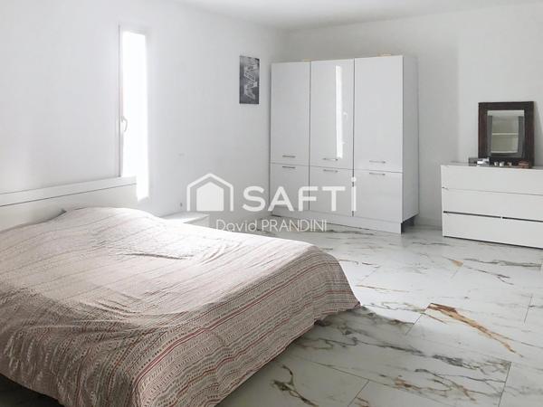 Maison contemporaine 6 chambres de 240m² +sous sol de 160m², piscine, parcelle 1000m²