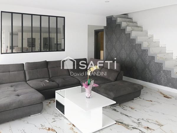 Maison contemporaine 6 chambres de 240m² +sous sol de 160m², piscine, parcelle 1000m²