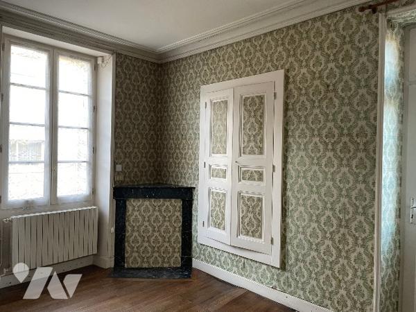 CHATEAU-GONTIER