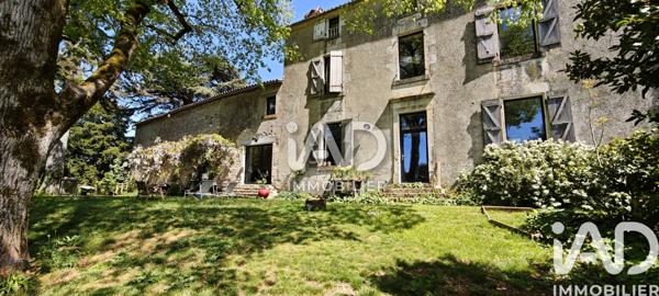 Maison à vendre 11 pièces 273 m² Fontenay-le-Comte