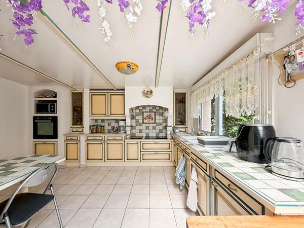 Maison 6 pièces 4 chambres SAVIGNY LE TEMPLE - PLESSIS LE ROI