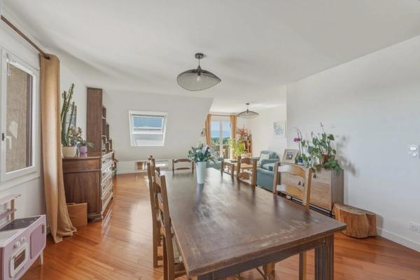 Appartement à vendre 4 pièces PREVESSIN MOENS (01)