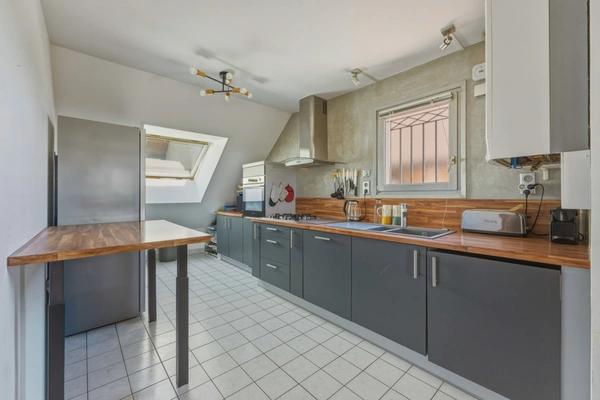 Appartement à vendre 4 pièces PREVESSIN MOENS (01)
