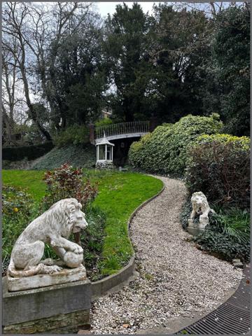 Maison à VALENCIENNES, 59300 - 20 pièces 500m²