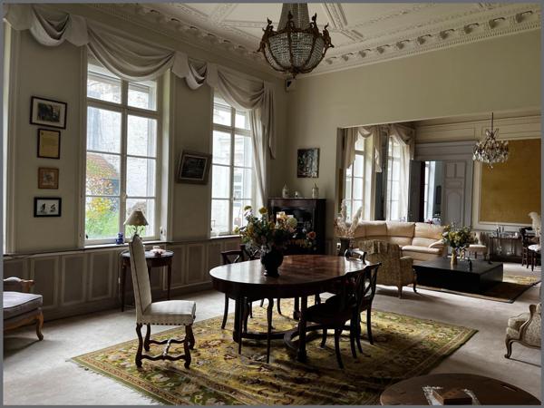 Maison à VALENCIENNES, 59300 - 20 pièces 500m²