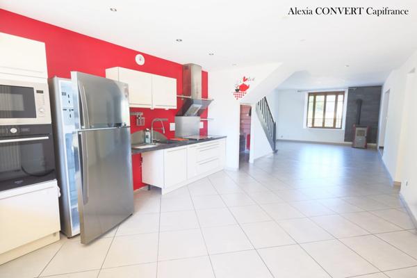 Maison familiale 5 chambres, 211m², terrain 511m² avec ses pierres charmantes