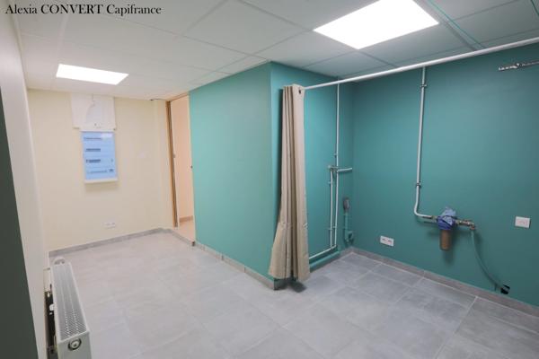 Maison familiale 5 chambres, 211m², terrain 511m² avec ses pierres charmantes