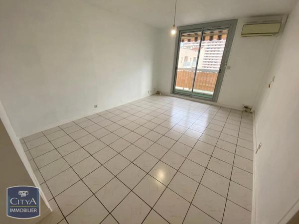 Appartement à louer 2 pièces 49m²