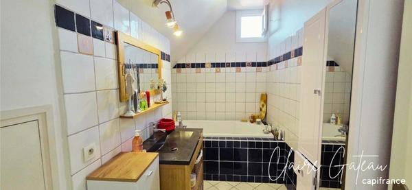 Appartement à vendre 4 pièces CHAMBERY (73) Duplex avec terrasse de 24 M², vue dégagée et garage