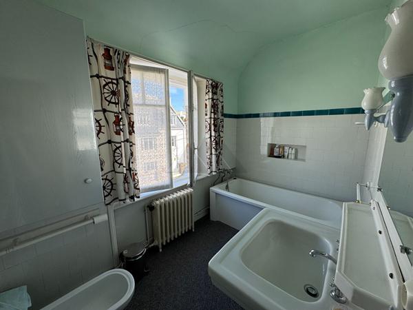 A VENDRE CONCARNEAU MAISON VILLA ANNEES 30 PROCHE PLAGE CORNIQUE