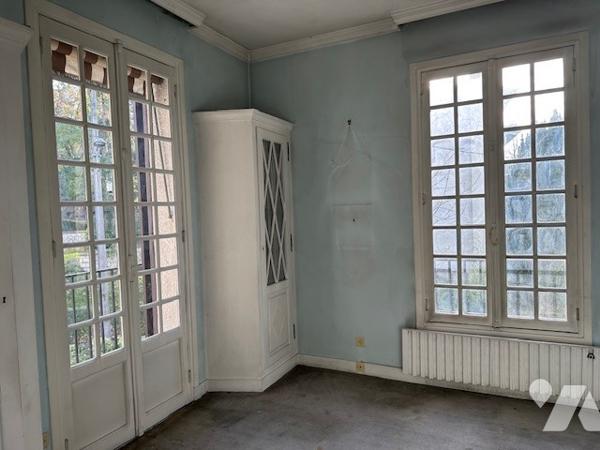 Maison à Vendre à Montmorency (95160) en Val-d'Oise (95), 8 pièces dont 5 chambres