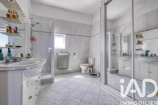 Maison à vendre 11 pièces 323 m² Dampmart