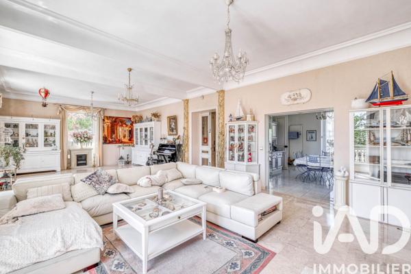 Maison à vendre 11 pièces 323 m² Dampmart