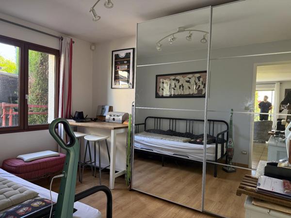 Maison familiale 6 pièces de 128 m² avec terrasse, garage et atelier-BELBEUF (76)