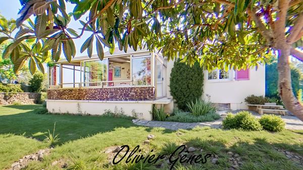 Maison individuelle - 7 pièces - 101 m² - 4 chambres - Bureau - Sous-sol et jardin
