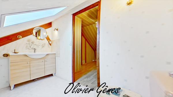 Maison individuelle - 7 pièces - 101 m² - 4 chambres - Bureau - Sous-sol et jardin