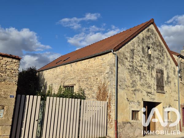 Parking à vendre 184 m² Cry