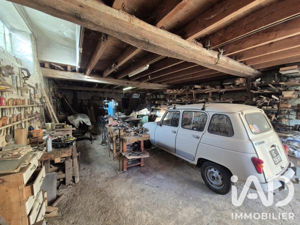 Parking à vendre 184 m² Cry
