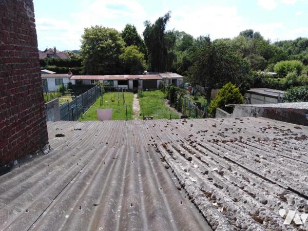 A VENDRE : BEUVRAGES MAISON DE VILLE SEMI MITOYENNE