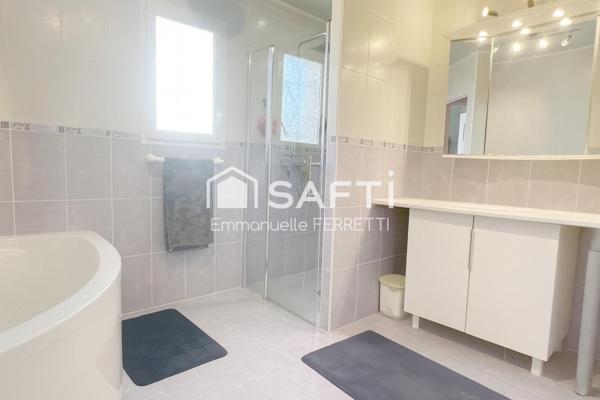 LES VOLUMES DE CETTE MAISON DE PLAIN PIED VOUS SEDUIRONT