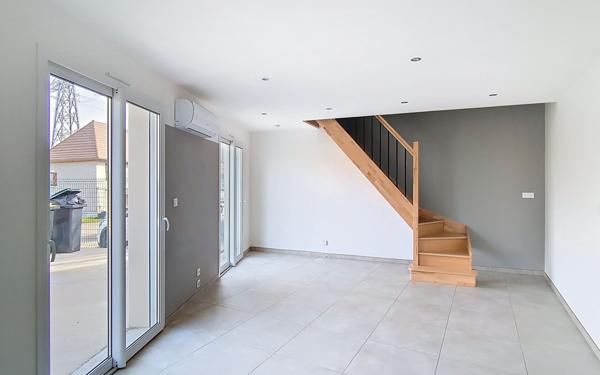 Appartement à louer    3 pièces •  Faverges-de-la-Tour