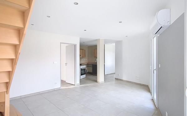 Appartement à louer    3 pièces •  Faverges-de-la-Tour