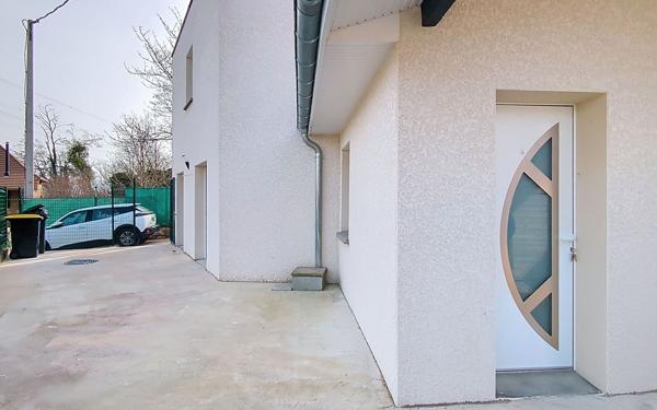 Appartement à louer    3 pièces •  Faverges-de-la-Tour