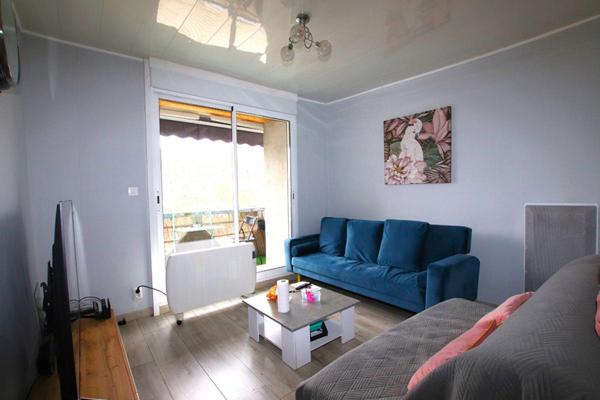 Immeuble 2 appartements + 2 commerces