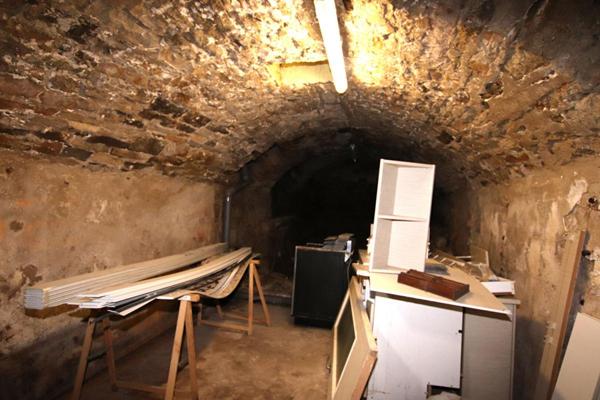 Immeuble 2 appartements + 2 commerces