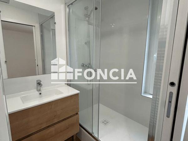 Location Appartement 2 pièces 29.8 m² - 7 RUE D'ATHENES Valence 26000