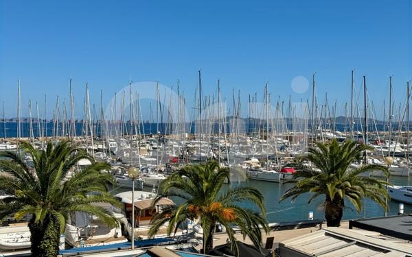 Appartement à vendre    3 pièces • 78,57 m2 Hyères