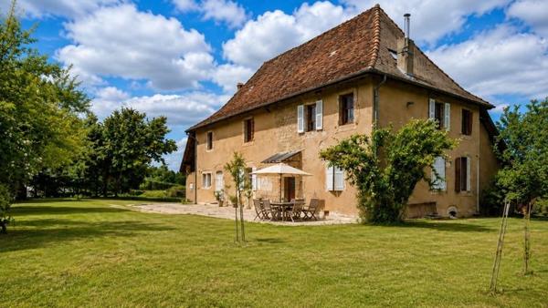 Maison 300 000 € Le Pont-de-Beauvoisin 8 p 209 m² DPE C