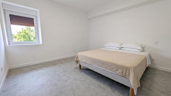 Maison 300 000 € Le Pont-de-Beauvoisin 8 p 209 m² DPE C