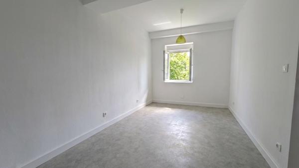 Maison 300 000 € Le Pont-de-Beauvoisin 8 p 209 m² DPE C