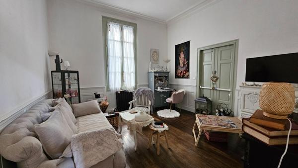 Appartement Nimes 2 pièce(s) 56.06 m2 + Dépendance de 20.23m²
