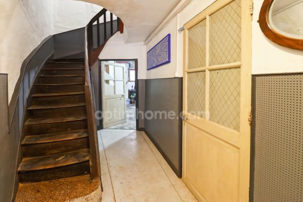 Maison de charme de 104 m² - 4 pièces - 3 chambres ave cour et garage - MAGNAC LAVAL (87)